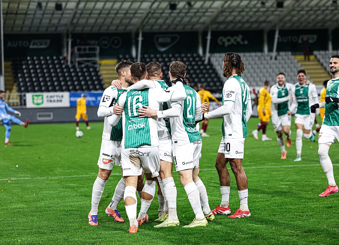 Prvními postupujícími do čtvrtfinále jsou Karviná a Jablonec