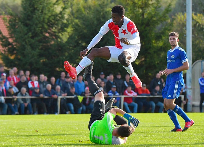 Slavii čeká malé derby. Zvládne nástrahy 3. kola?